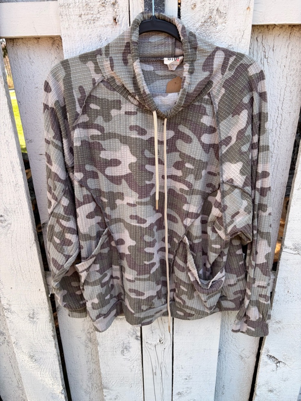 BiBi Neutral Green and Cream Ribbed Hoodie